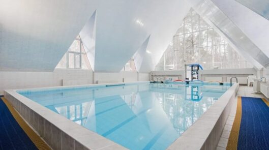 Плавательный бассейн