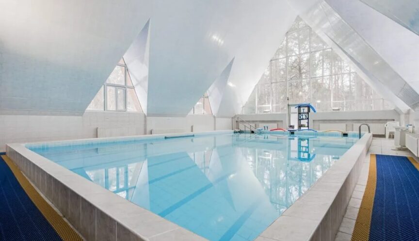 Плавательный бассейн